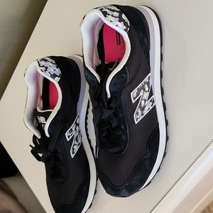 WOMENS NEW BALANCE RUNNING SHOES